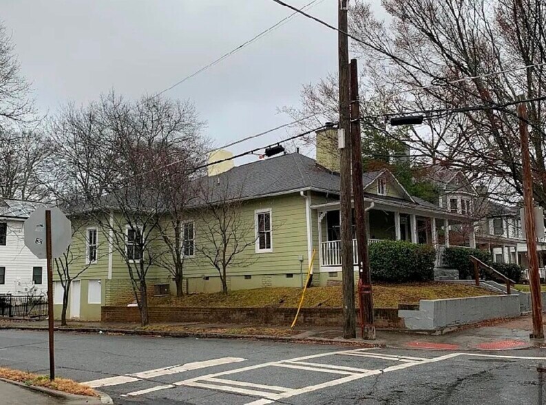 Building Photo - 568 Auburn Ave NE