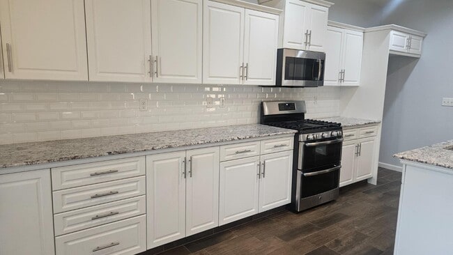 Building Photo - 3351 Cordova Ave