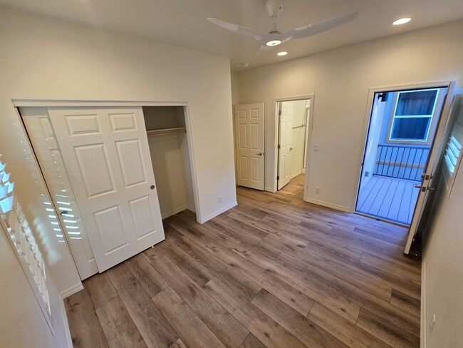 Building Photo - Beautiful, Newly-Built, Townhouse w/A/C & ...