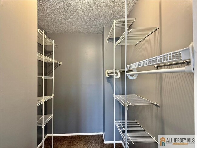 Building Photo - 31 Voscek Ct