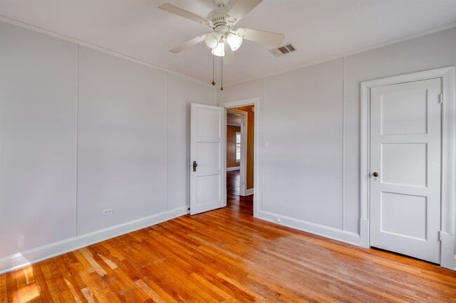 Building Photo - 710 N Ave H