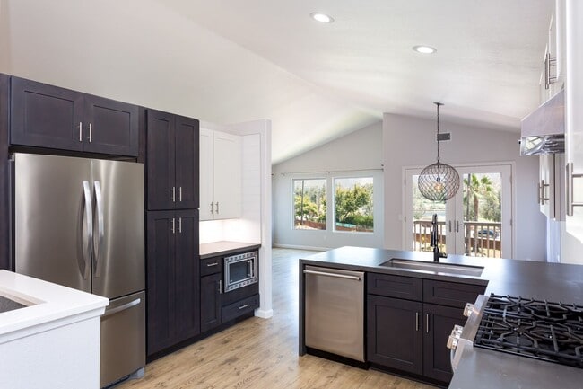 Building Photo - Modern Home in West Village of Singing Hills