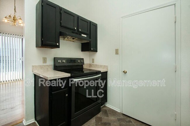 Building Photo - 436 Chestnut Ln