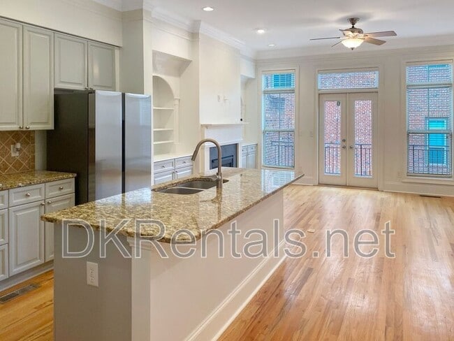 Building Photo - 2838 Crescent Park Ln