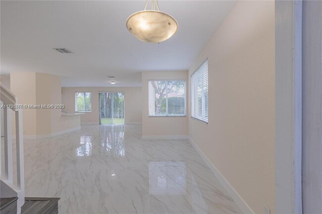 Building Photo - 1028 Golden Cane Dr
