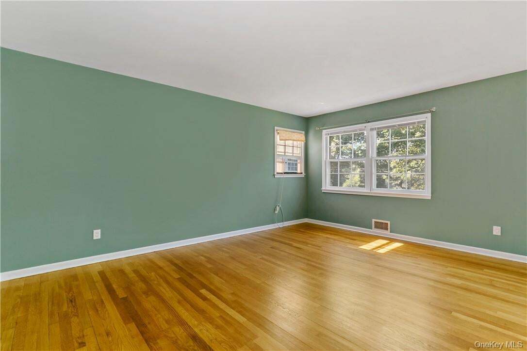 Building Photo - 46 Hemlock Dr