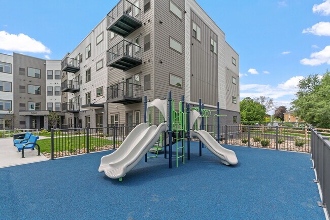 Building Photo - 5240 Apts