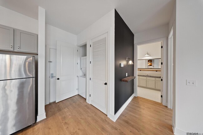 Building Photo - 255 E Boyd Dr