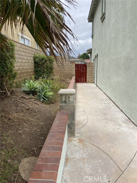 Building Photo - 2467 Taylor Ave