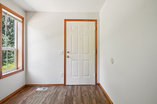 Building Photo - 2118 Baines Blvd