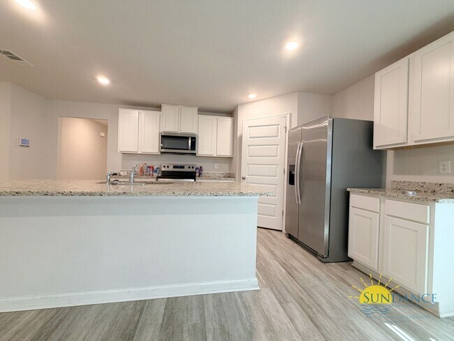 Building Photo - Spacious 5-Bedroom Home in Plantation Woods, East Milton!