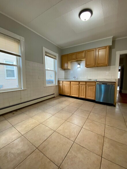 Building Photo - 14 Belknap St