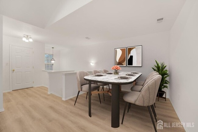 Building Photo - 606 Cypress Ln