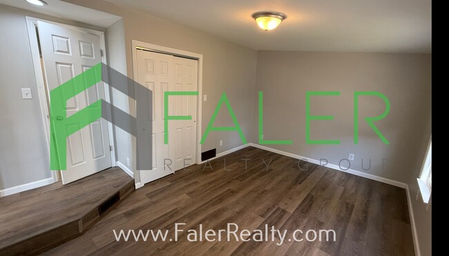 Building Photo - Freshly Updated and Ready to Move In!