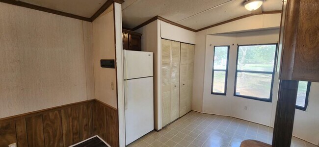 Building Photo - Cozy 2 Bedroom, 1 Bathroom Rental Home