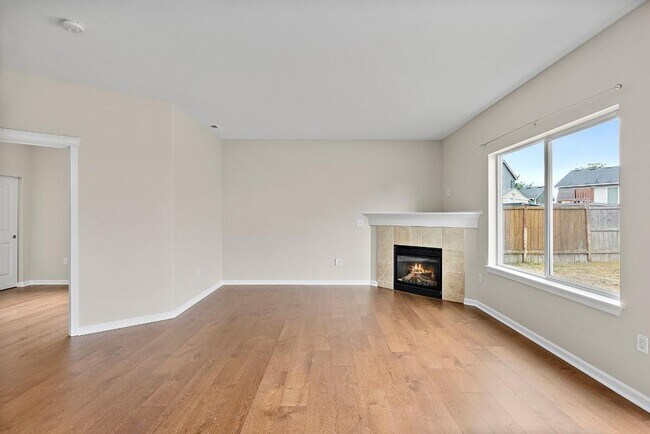Building Photo - Bright & Spacious 4 Bedroom Home in Yelm f...