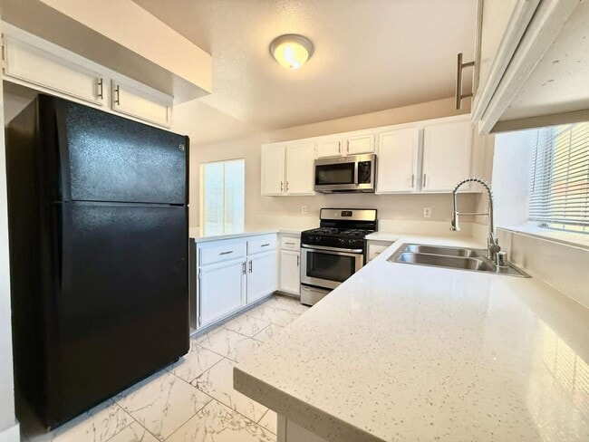 Building Photo - Beautiful single story,3 bedroom 2 bath home in 89142