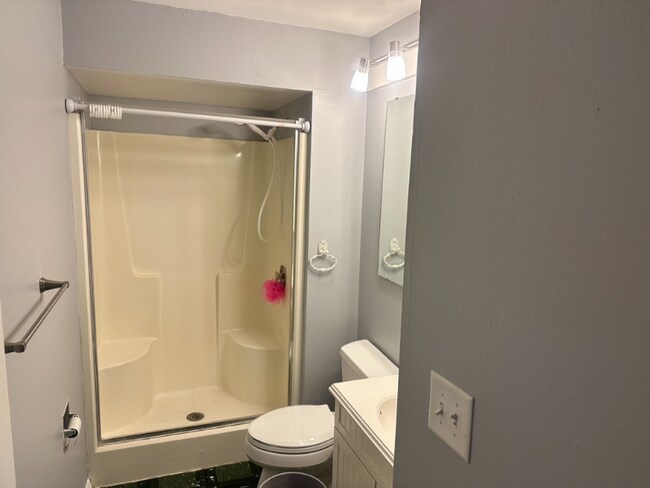 Building Photo - 216 Glasgow Dr