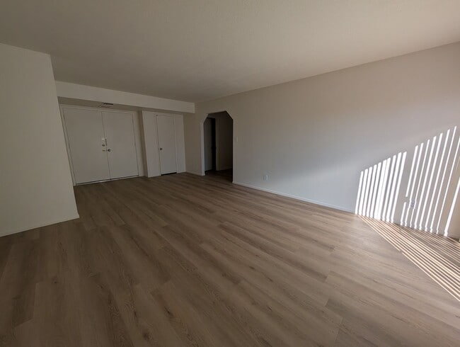 Building Photo - 3 Bed 2 Bath Home