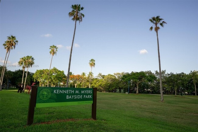 Building Photo - 2951 S Bayshore Dr