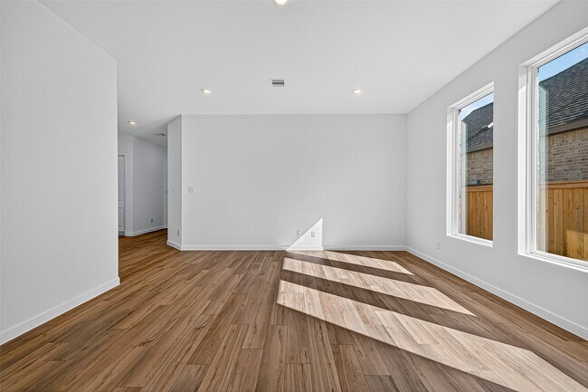 Building Photo - 11119 Poplar Tree Dr