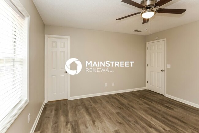 Building Photo - 2535 Valient Dr
