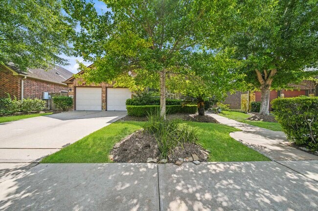 Building Photo - 2206 Ascot Ln