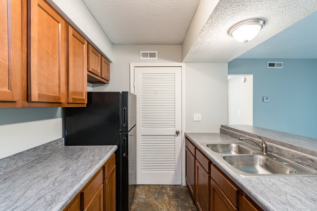Building Photo - Emberwood Apartments