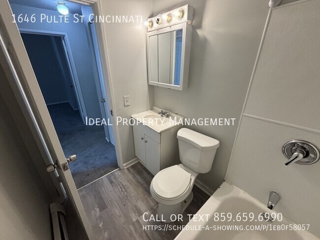 Building Photo - 1646 Pulte St