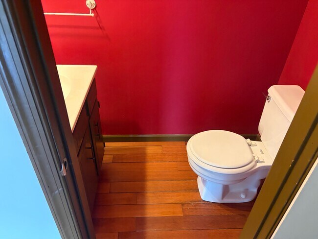 Building Photo - 516 Susan Dr