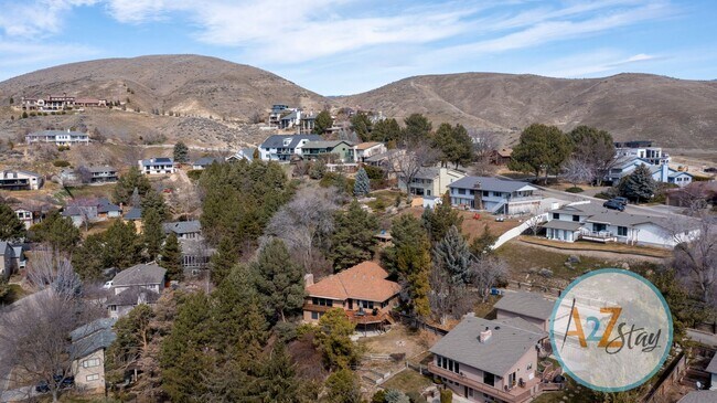 Building Photo - Executive Rental in North End Foothills