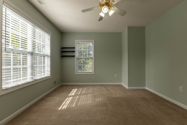 Building Photo - Available Now in Chadwick Shores