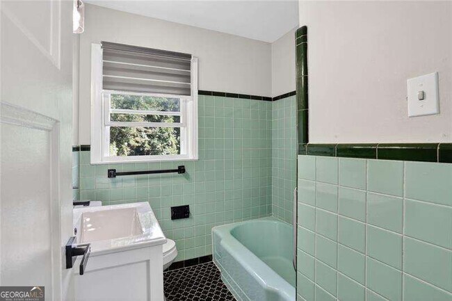 Building Photo - 3081 Glendale Ct