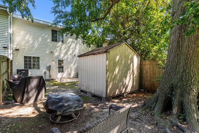 Building Photo - 517 Lanier Crescent