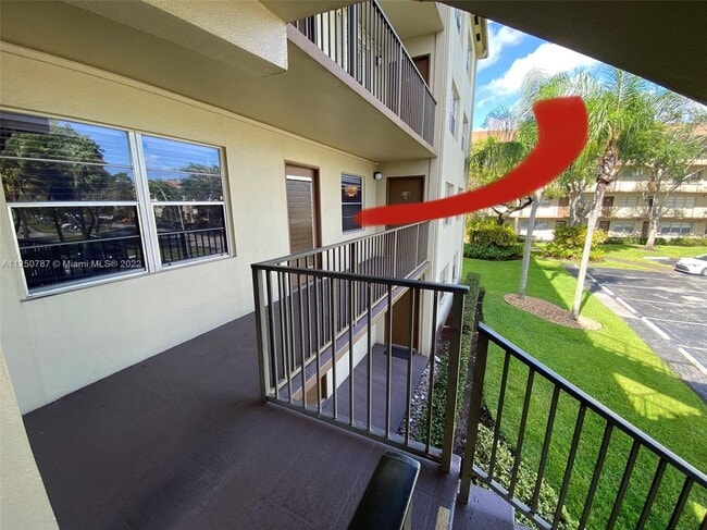 Building Photo - 13250 SW 4th Ct