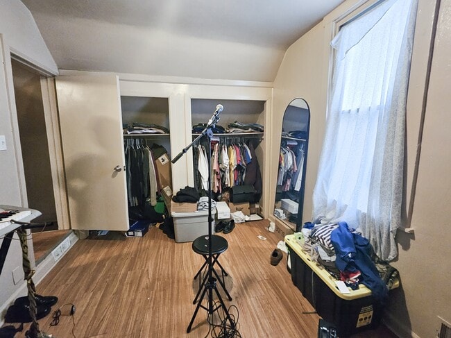 Building Photo - 200 Arabella St