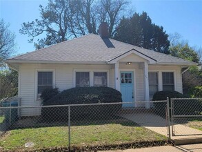 Building Photo - 251 Archer St