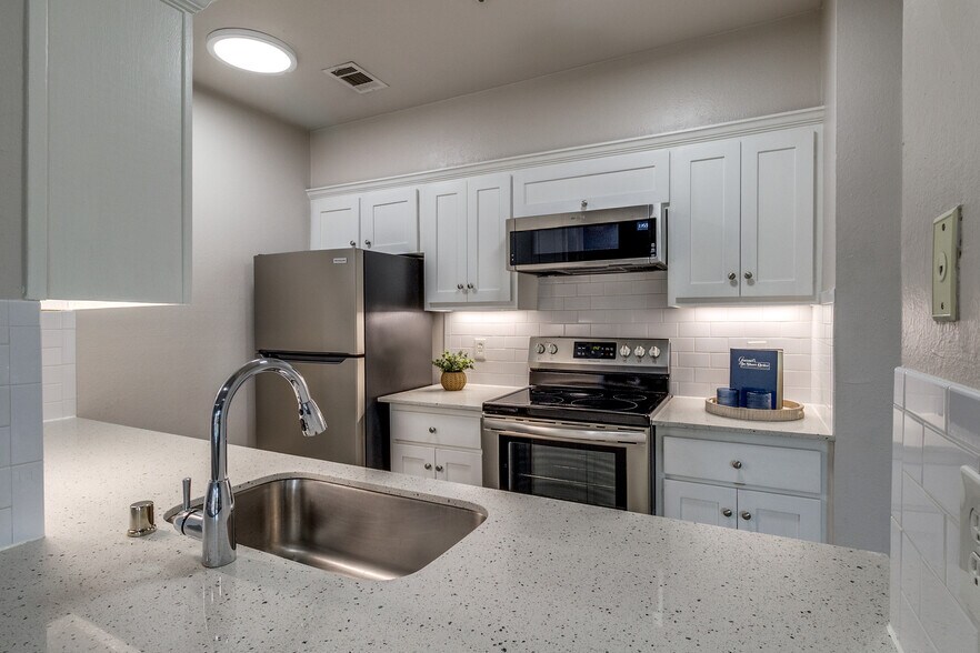 Building Photo - 4501 Druid Ln