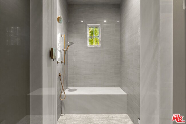 Building Photo - 25400 Prado De Las Peras