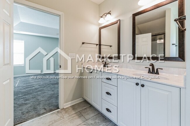 Building Photo - 803 Fenwick Ct