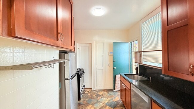 Building Photo - 3265 Liese Ave