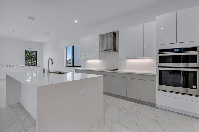 Building Photo - 4309 SW 176th Ave
