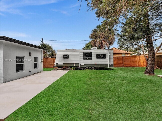 Building Photo - 107 Central Ave