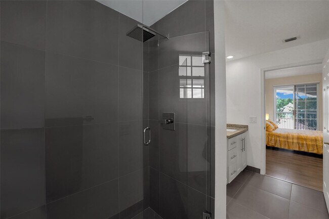 Building Photo - 4108 W Palm Aire Dr