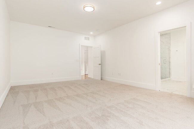 Building Photo - 2978 Bernard View Ln