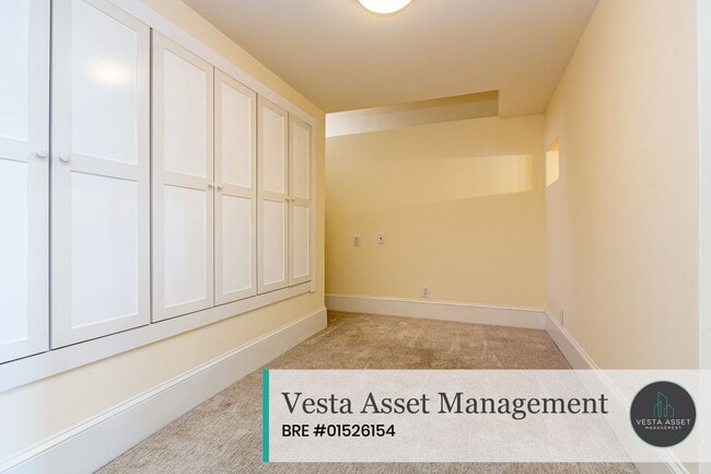 Building Photo - 301-303 Corbett Avenue