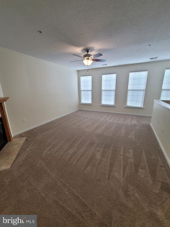 Building Photo - 303 Edelen Station Pl