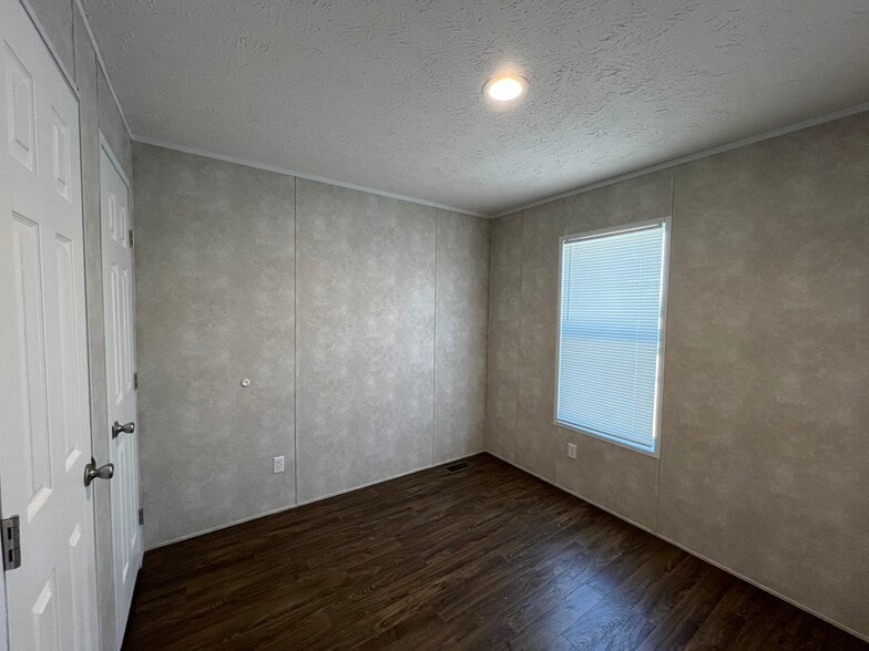 Building Photo - 16190 Normandy St