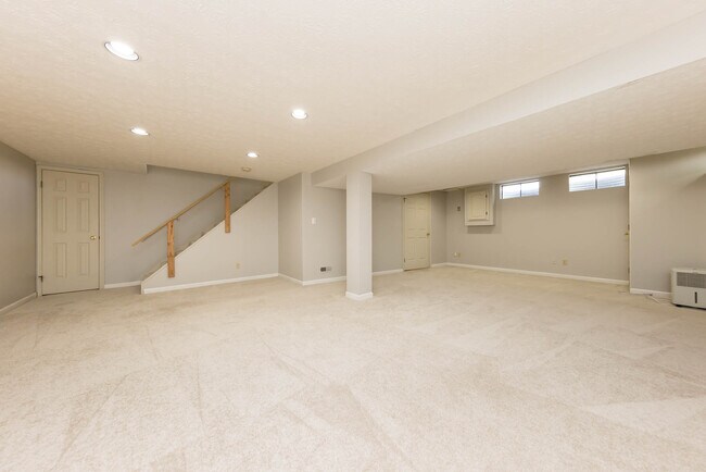 Building Photo - 5952 Sachem Ct