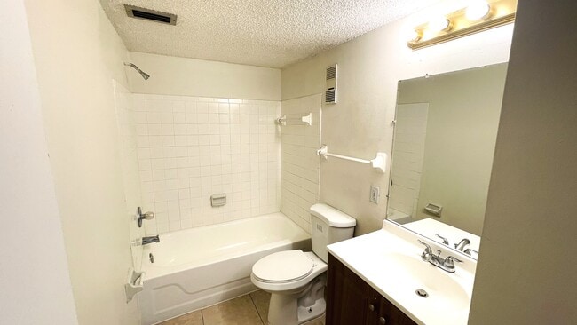 Building Photo - 5504 Pokeweed Ct